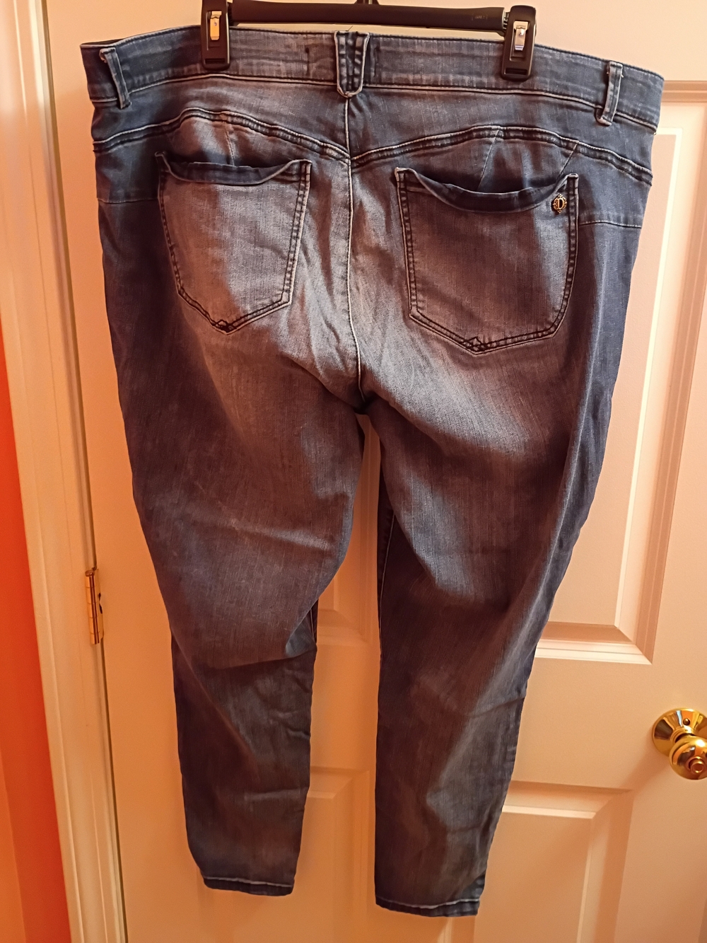 💙Democracy Skinny Jeans in Faded Blue Wash Size 22W💙 - Picture 2 of 6